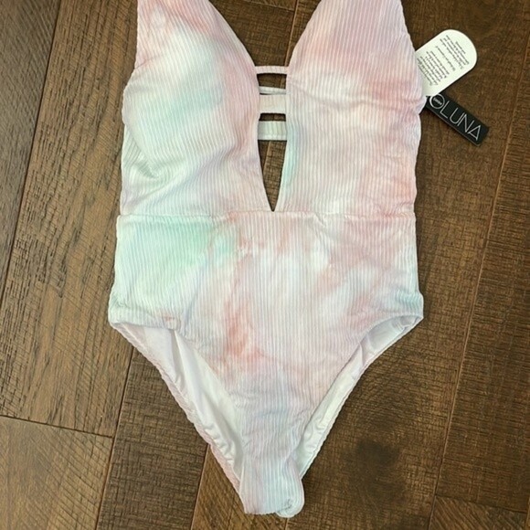 NWT Soluna Tie Dye Ribbed Plunging One Piece Swimsuit Medium - Picture 5 of 9